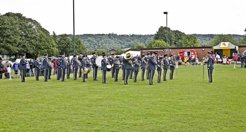 2011_06_Village_Gala_Central_Band_Of The_Royal_Air_Force_021.jpg